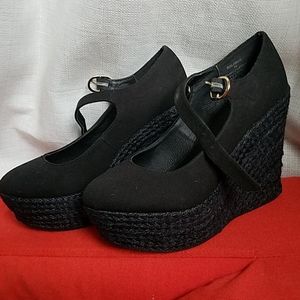 LAST CHANCESusi Studio vegan black platform wedges
